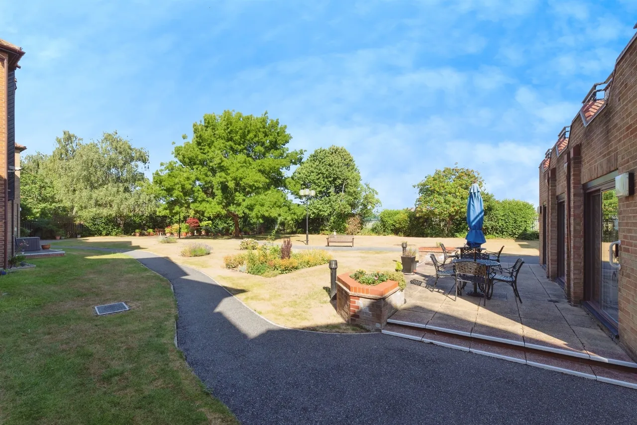 Longbridge Road, Barking, IG11, photo 12