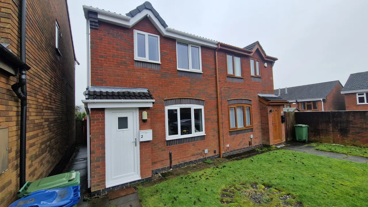 2 bed house to rent, Bryans Way, Littleworth, WS12