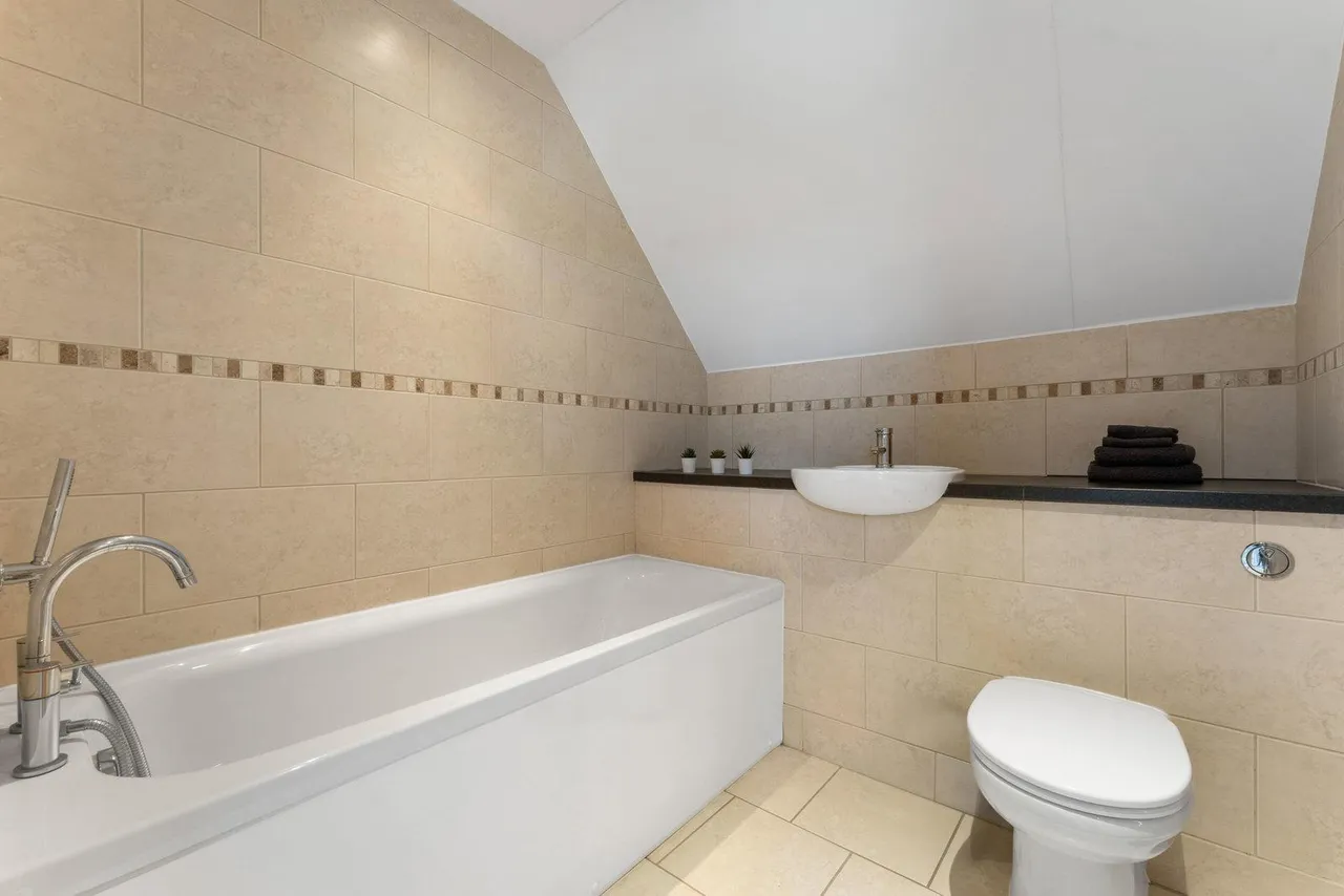 Gomersal Lane, Dronfield, photo 29