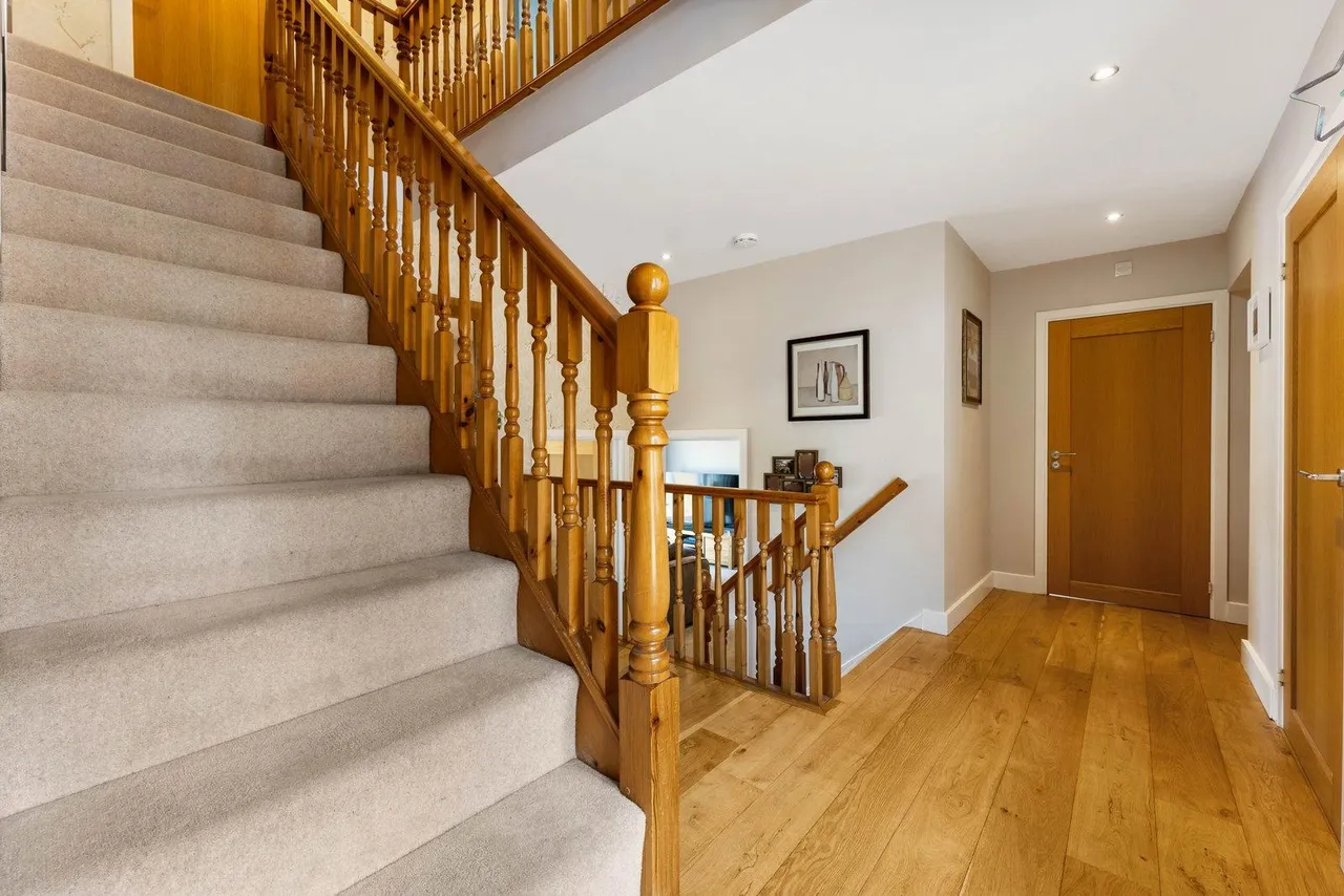 Gomersal Lane, Dronfield, photo 12