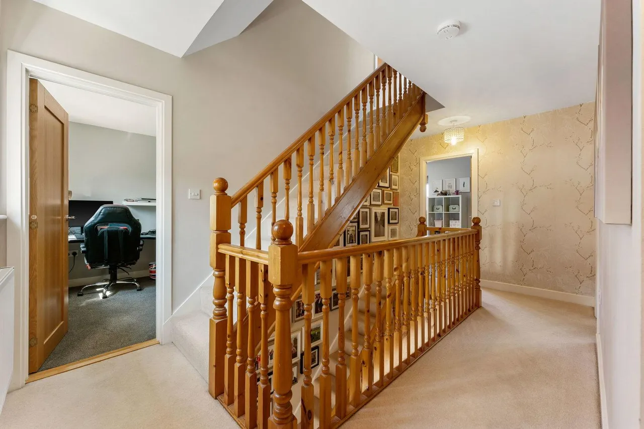 Gomersal Lane, Dronfield, photo 19