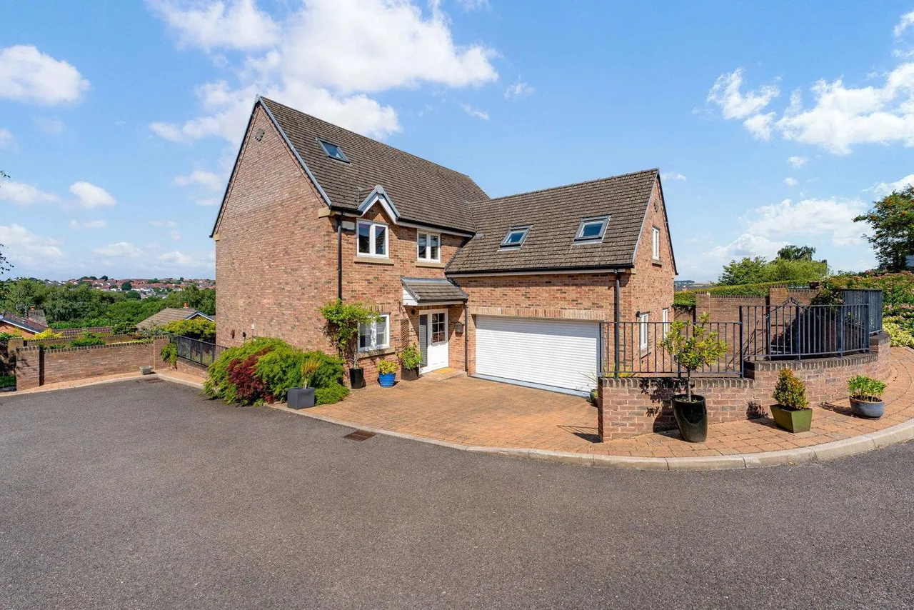 Gomersal Lane, Dronfield, photo 2