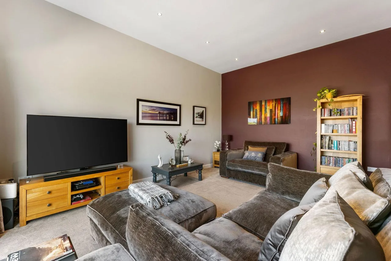 Gomersal Lane, Dronfield, photo 9