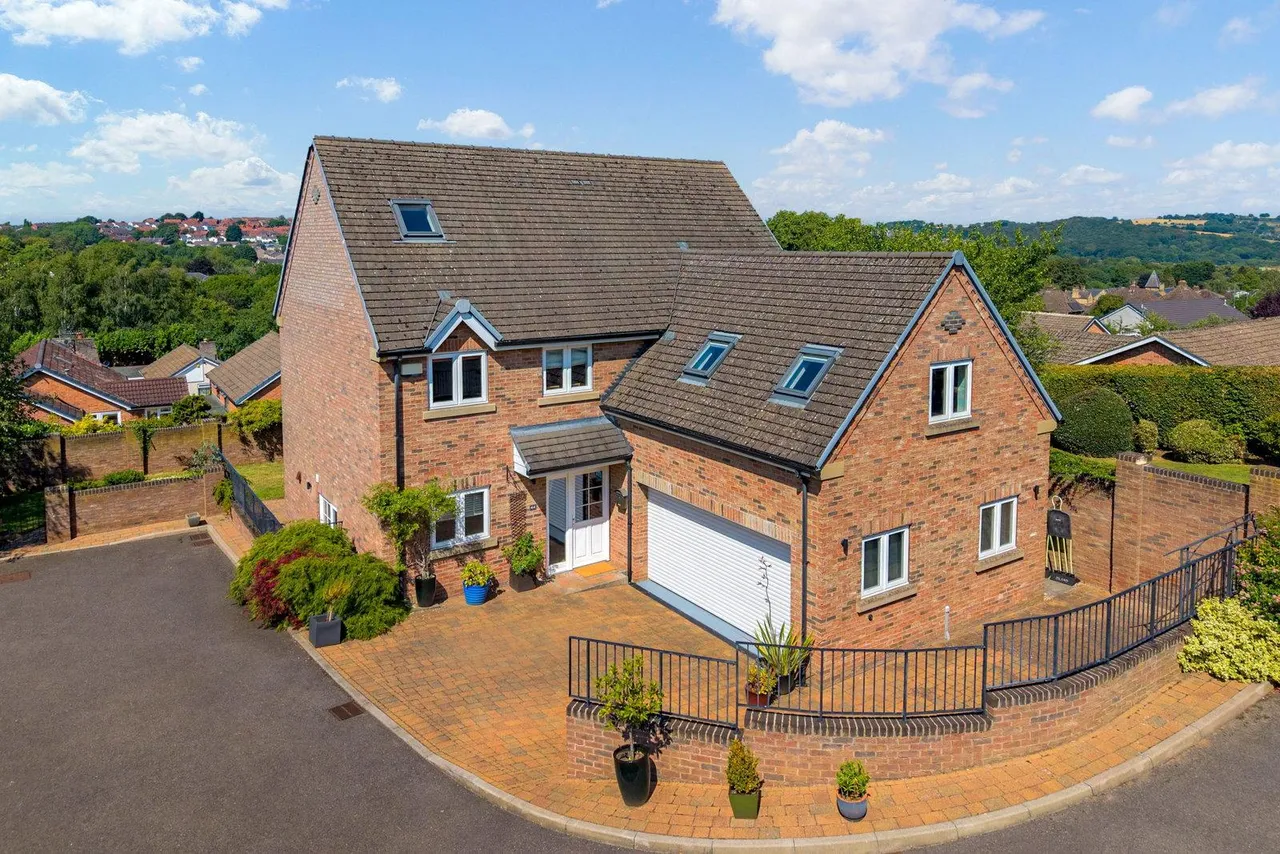 Gomersal Lane, Dronfield, photo 3