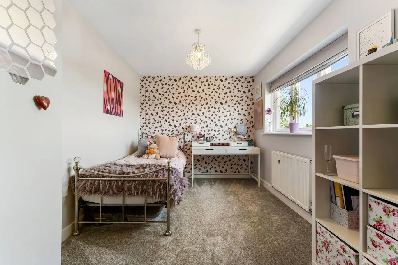 Gomersal Lane, Dronfield, photo 17