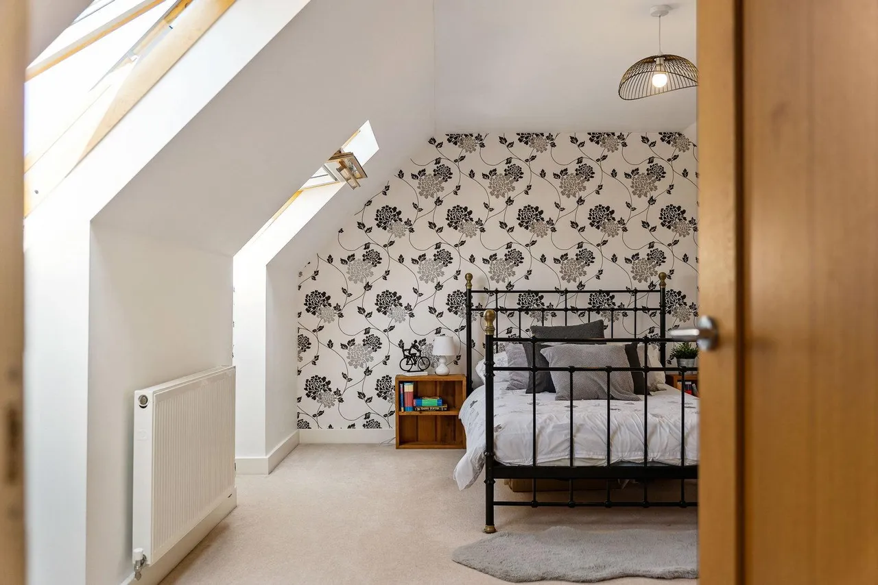 Gomersal Lane, Dronfield, photo 25