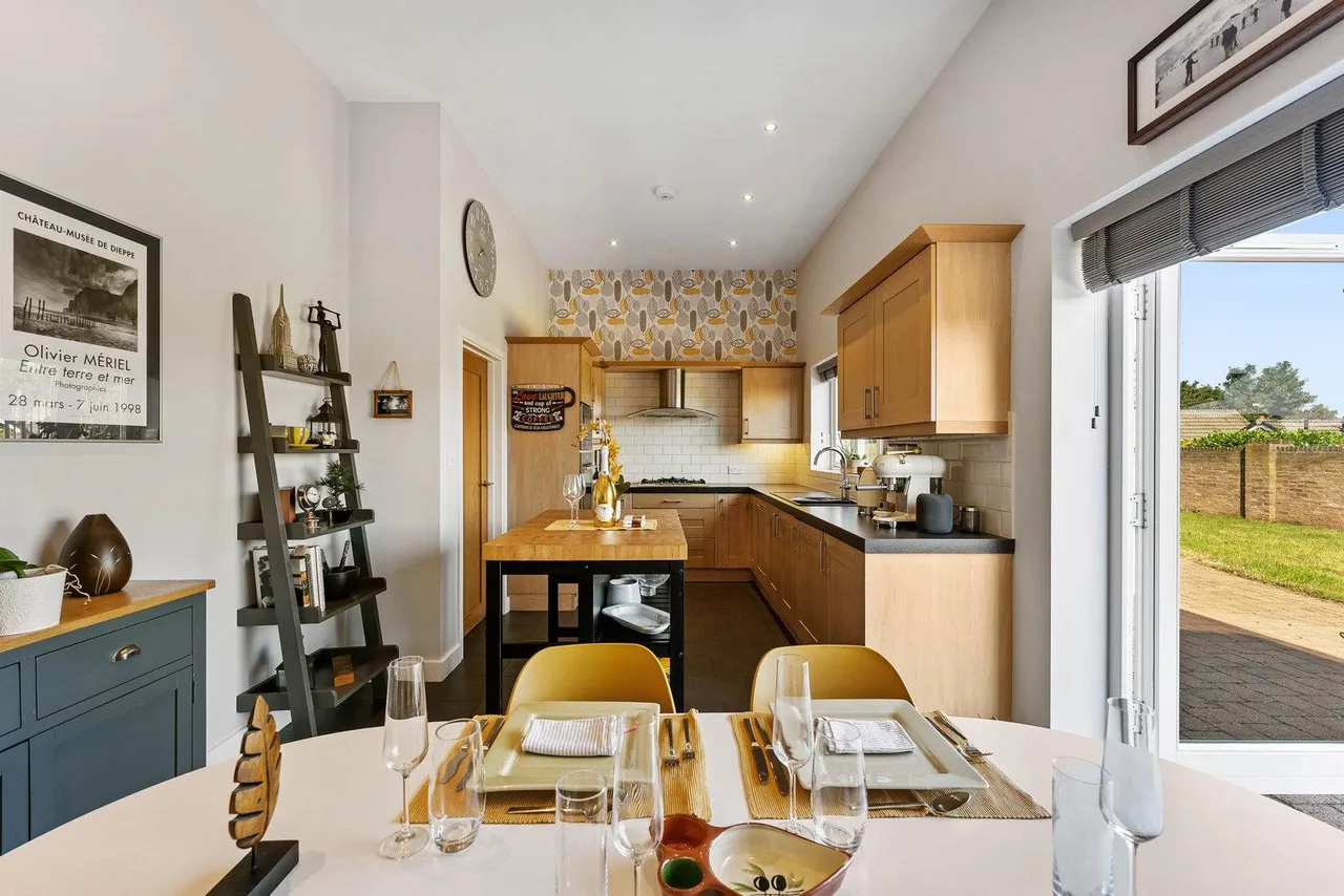 Gomersal Lane, Dronfield, photo 4