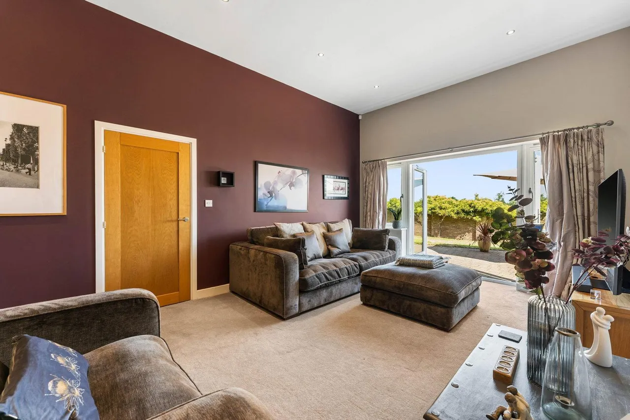 Gomersal Lane, Dronfield, photo 8