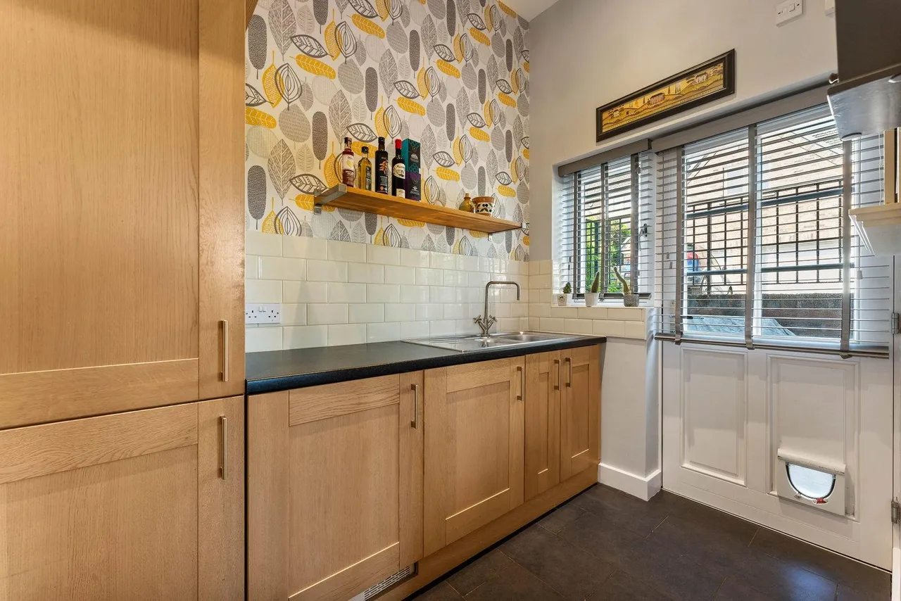 Gomersal Lane, Dronfield, photo 7
