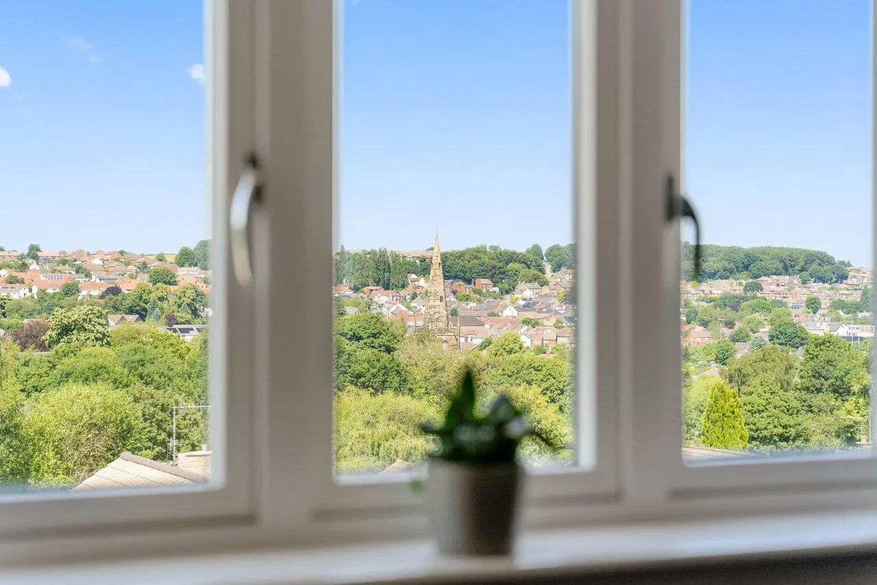 Gomersal Lane, Dronfield, photo 14