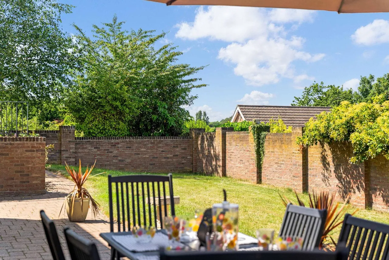 Gomersal Lane, Dronfield, photo 30