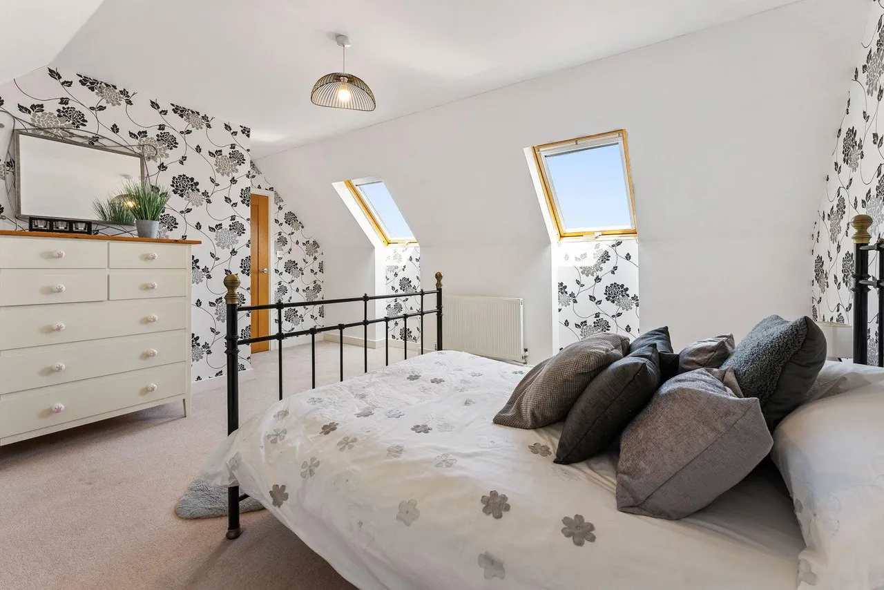 Gomersal Lane, Dronfield, photo 26