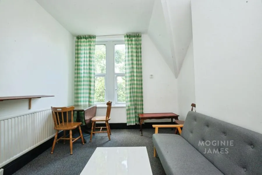 Marlborough Road, Cardiff, CF23, photo 2