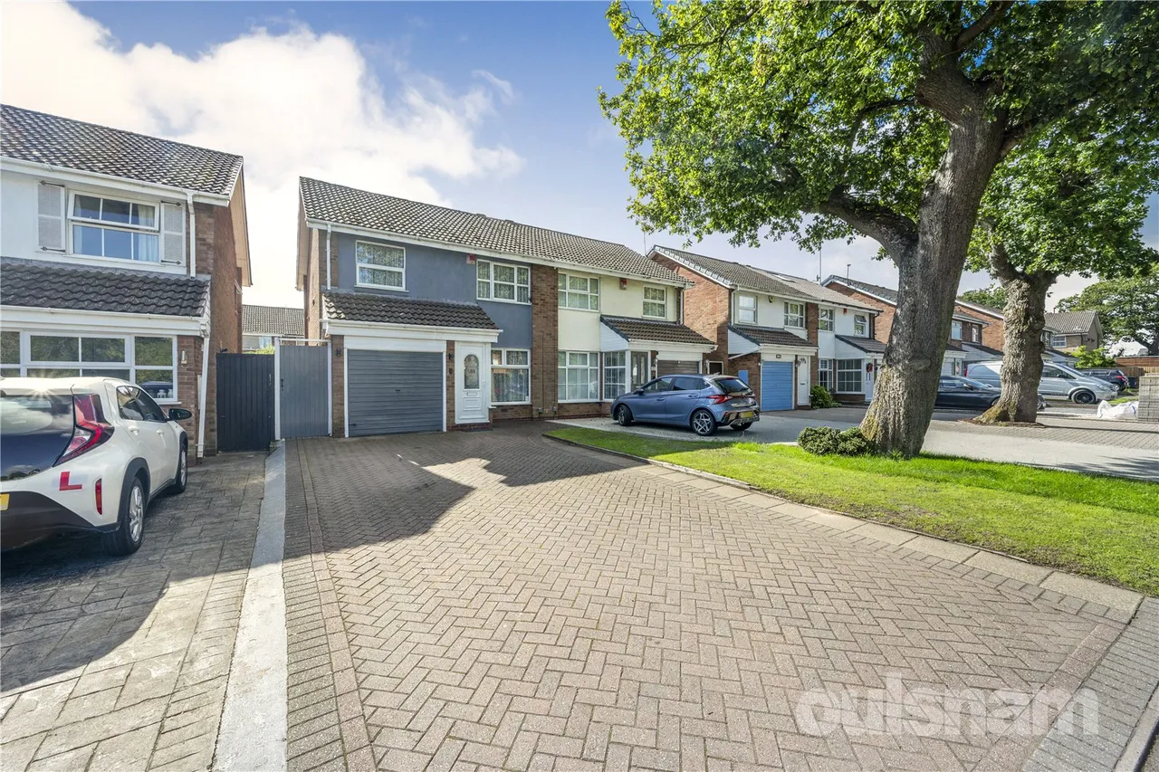 3 bed house for sale — Frankley Beeches Road, Northfield, B31 5LN