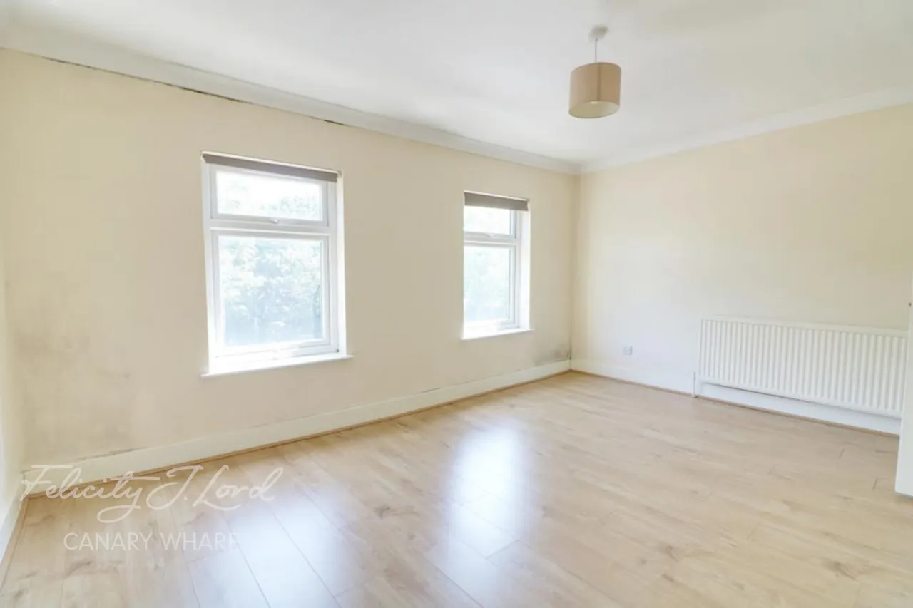 2 bed flat to rent, Burdett Road, E14