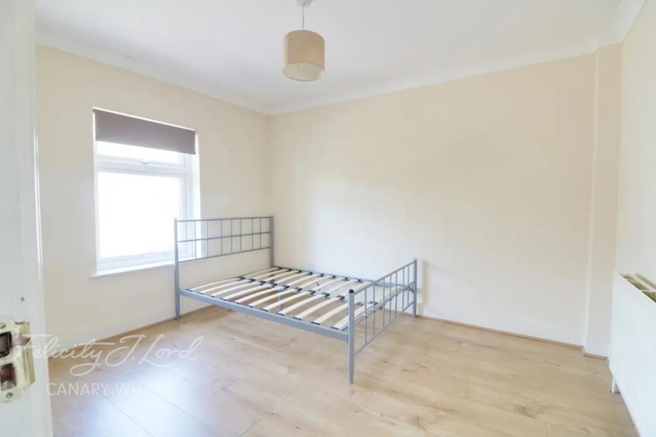 Burdett Road, E14, photo 4