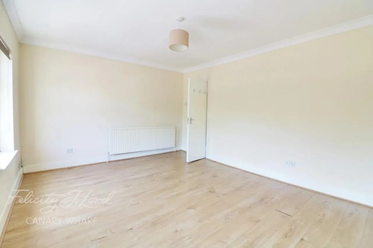 Burdett Road, E14, photo 6