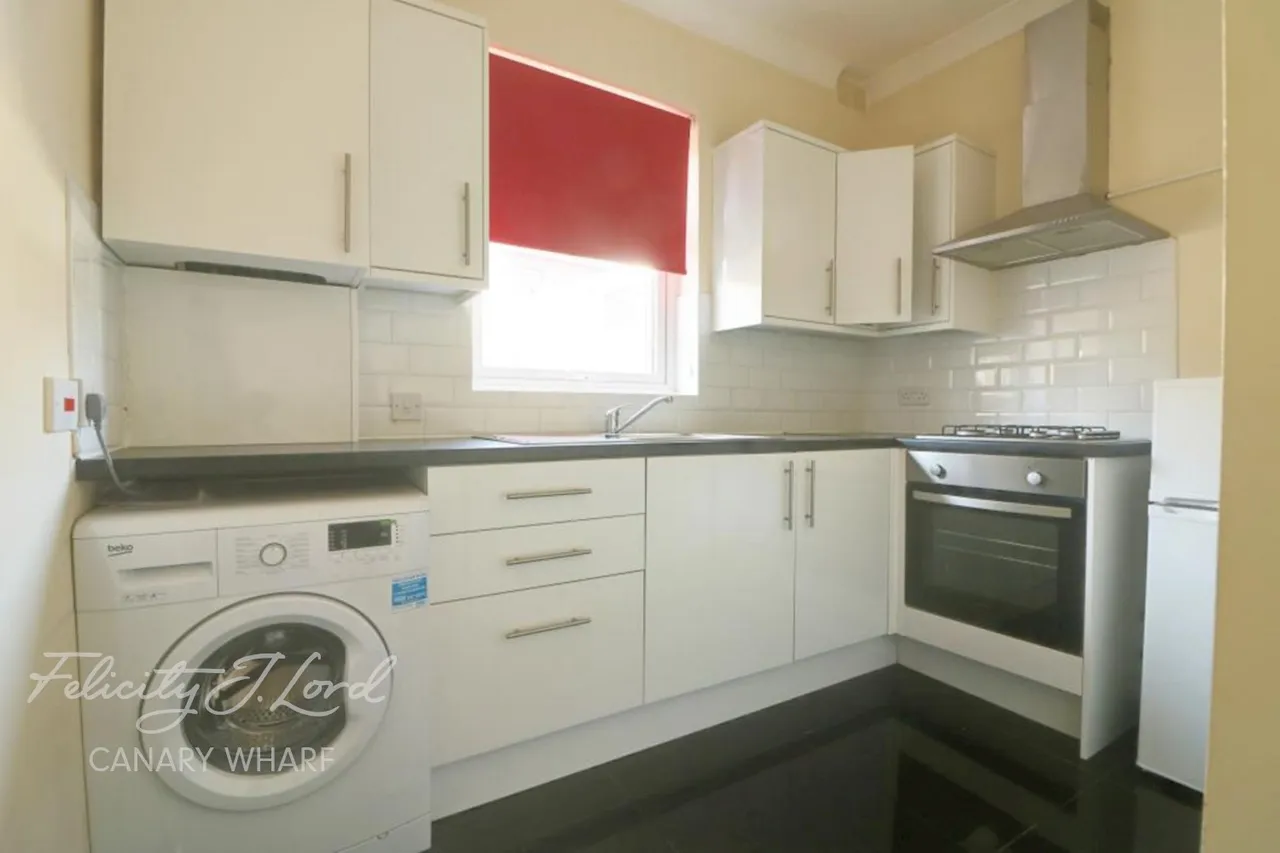 Burdett Road, E14, photo 10