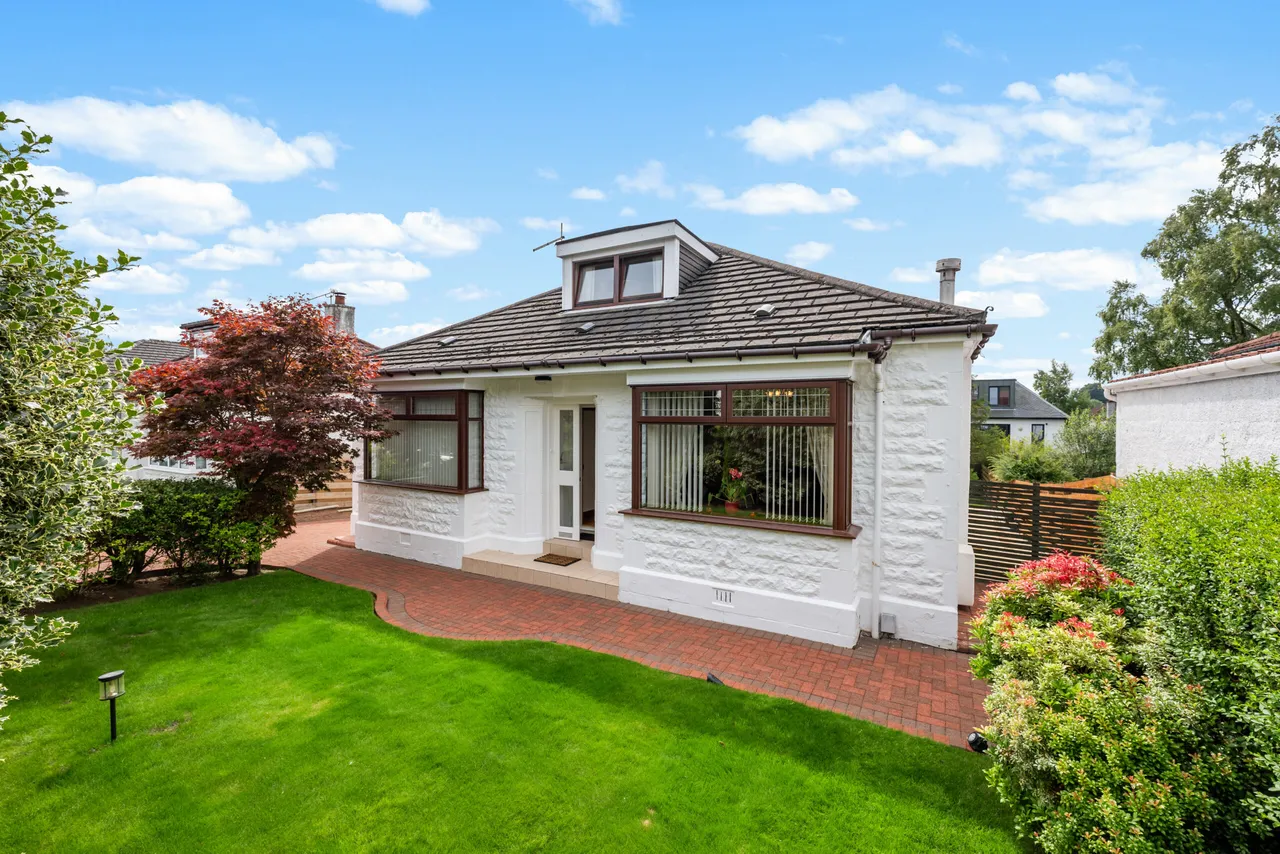 4 bed house for sale — 56 Kessington Drive, Bearsden, G61 2HQ