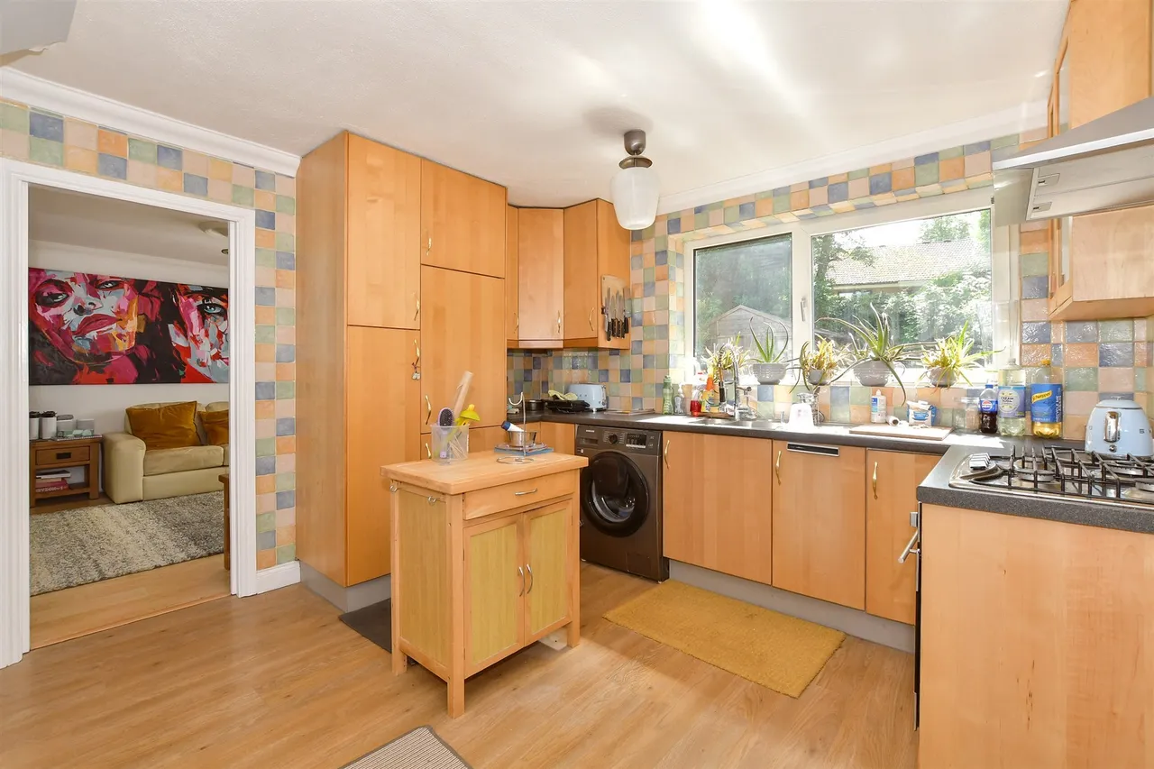 Latimer Close, Crawley, RH11, photo 5