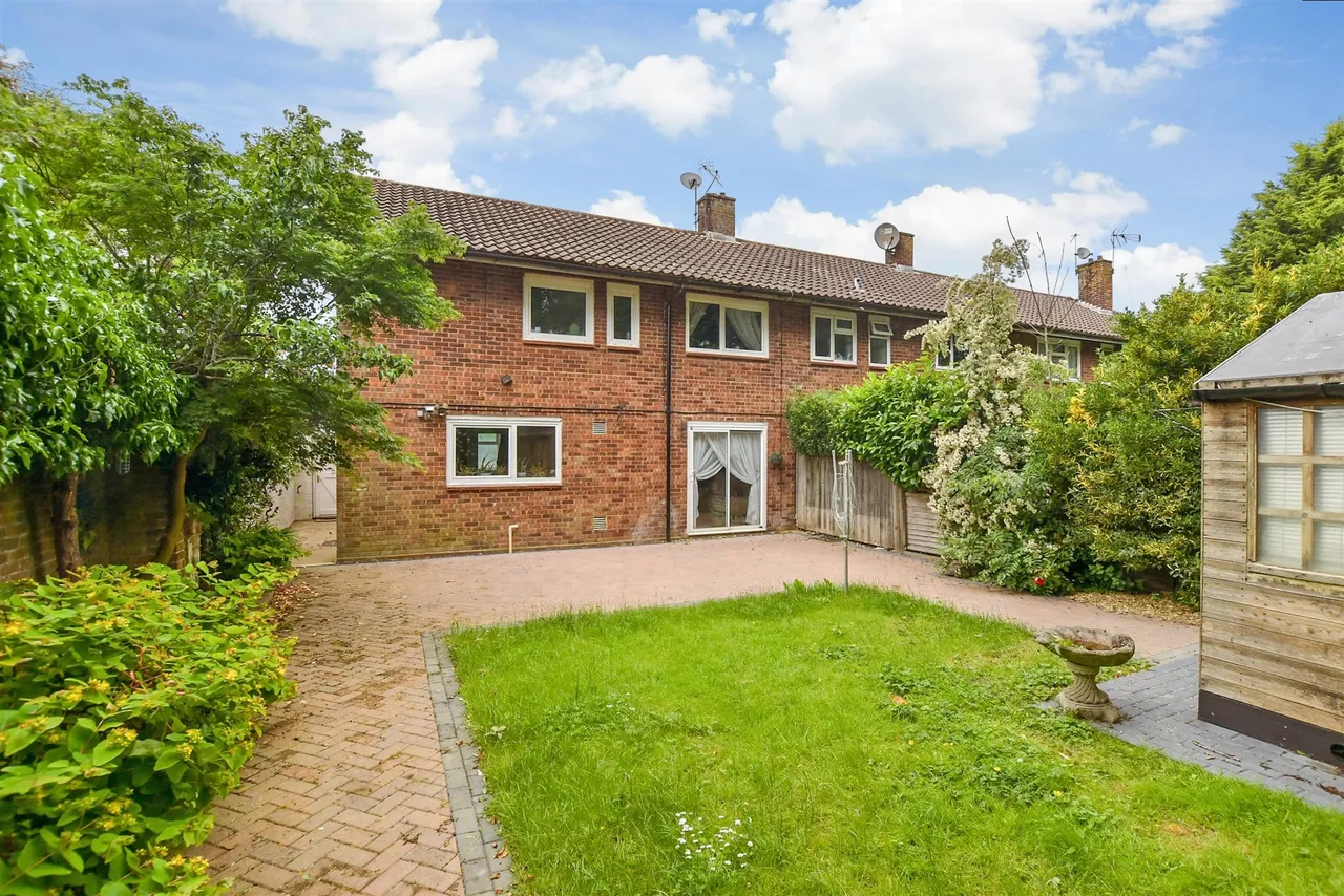 Latimer Close, Crawley, RH11, photo 11