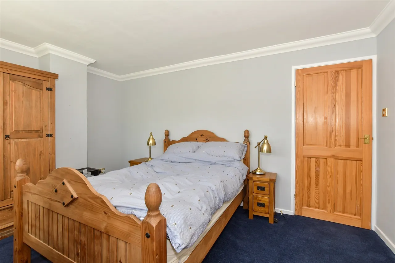 Latimer Close, Crawley, RH11, photo 4