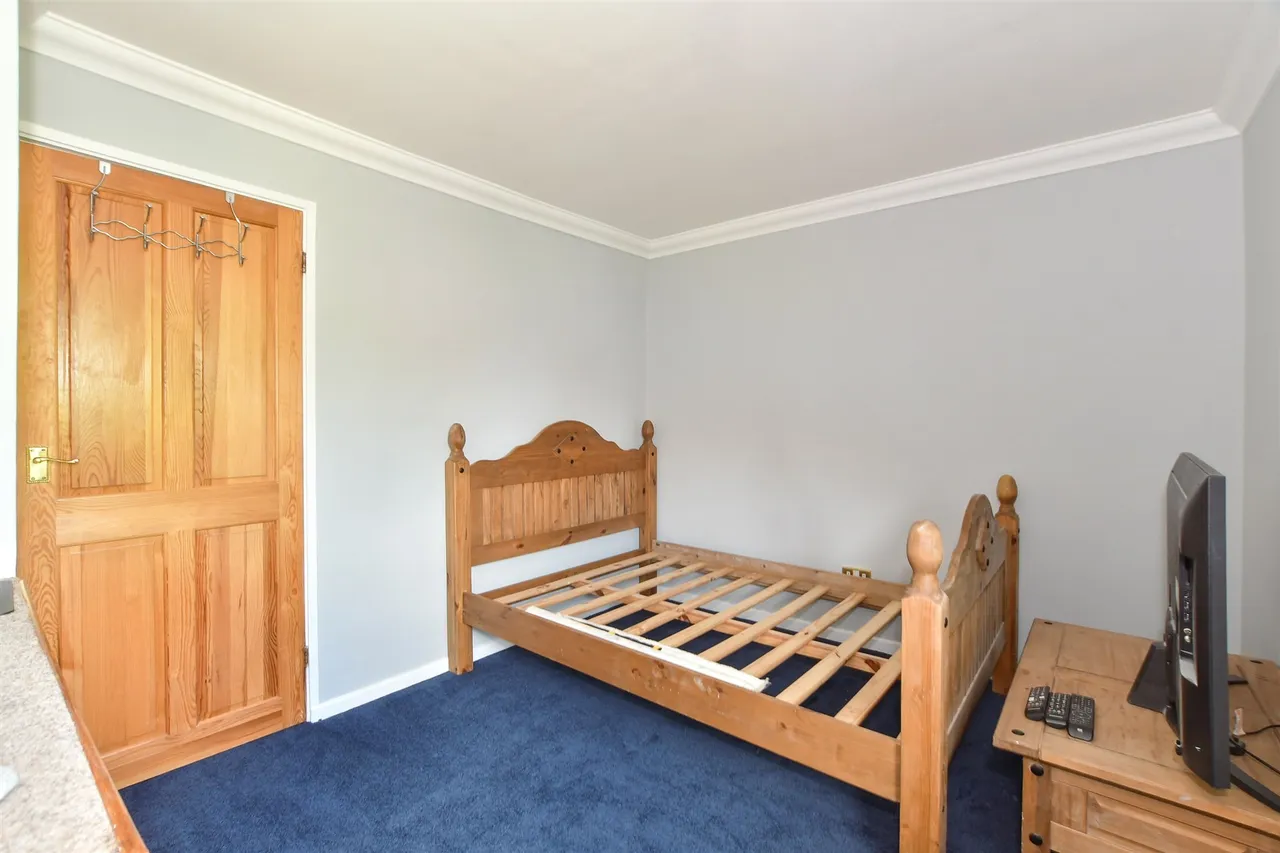 Latimer Close, Crawley, RH11, photo 8