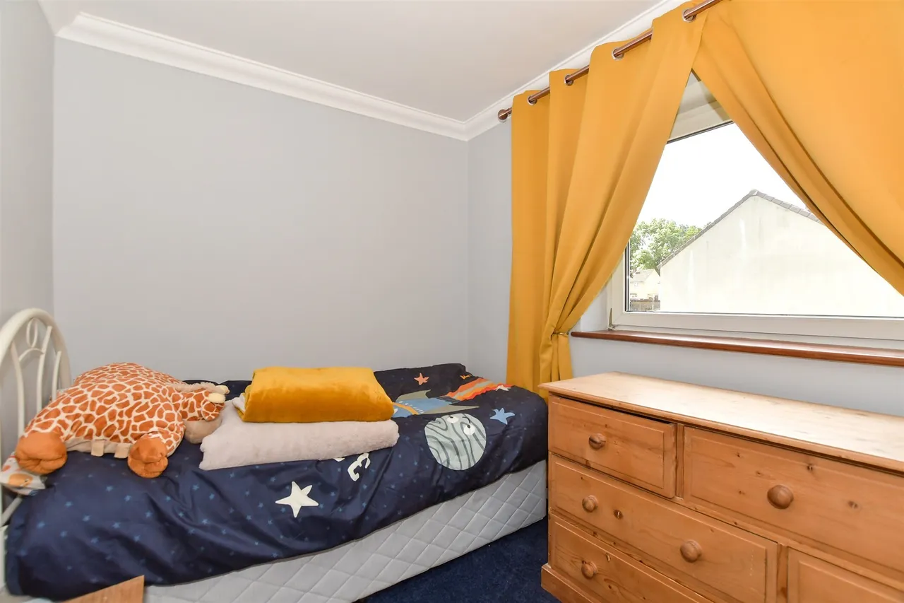 Latimer Close, Crawley, RH11, photo 9