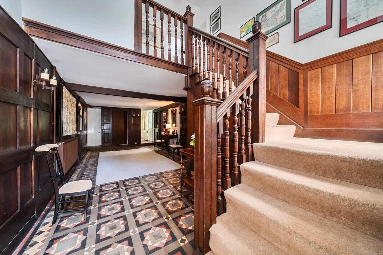 Farnham Road, Churt, Farnham, GU10, photo 2