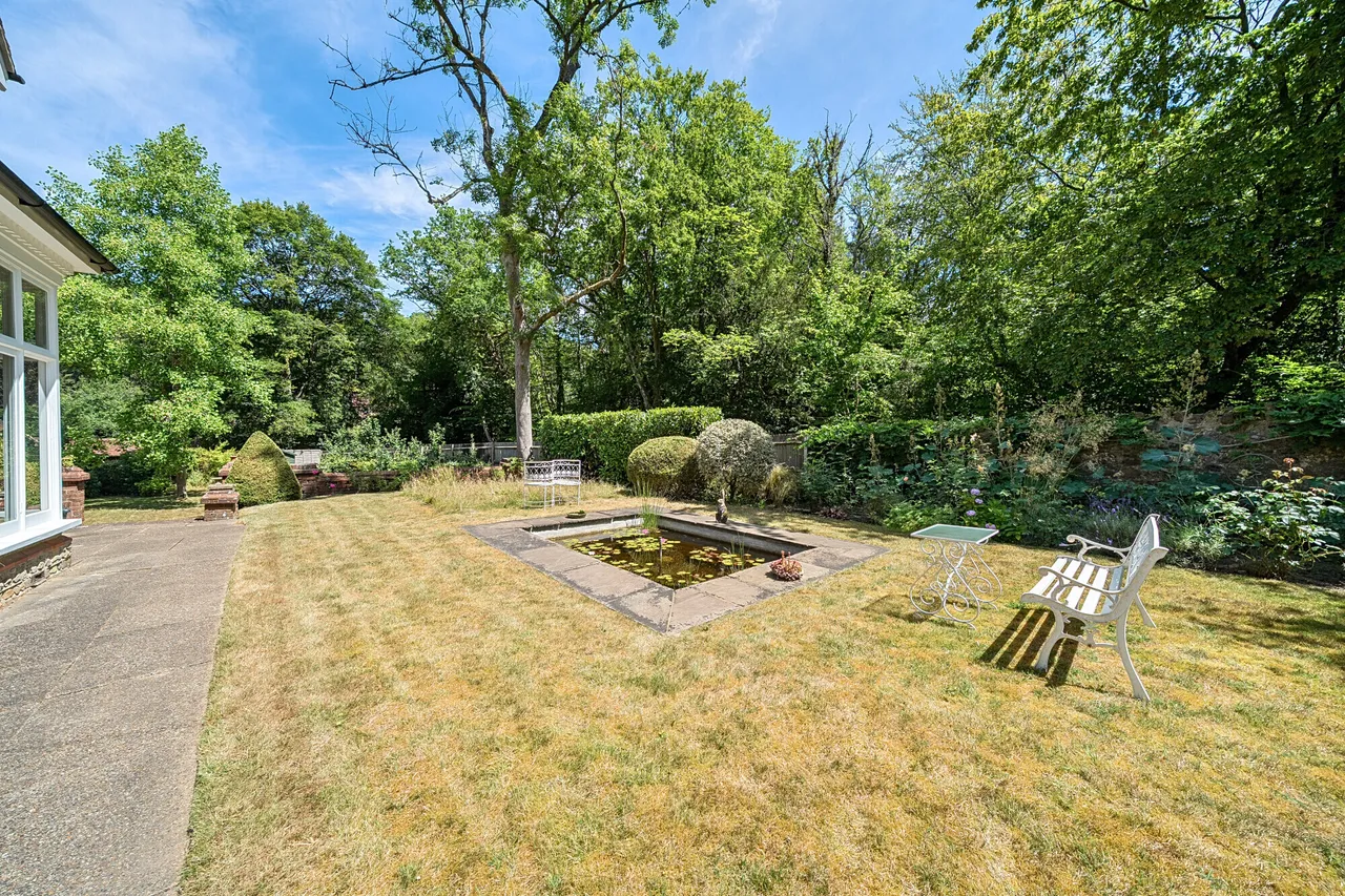 Farnham Road, Churt, Farnham, GU10, photo 11