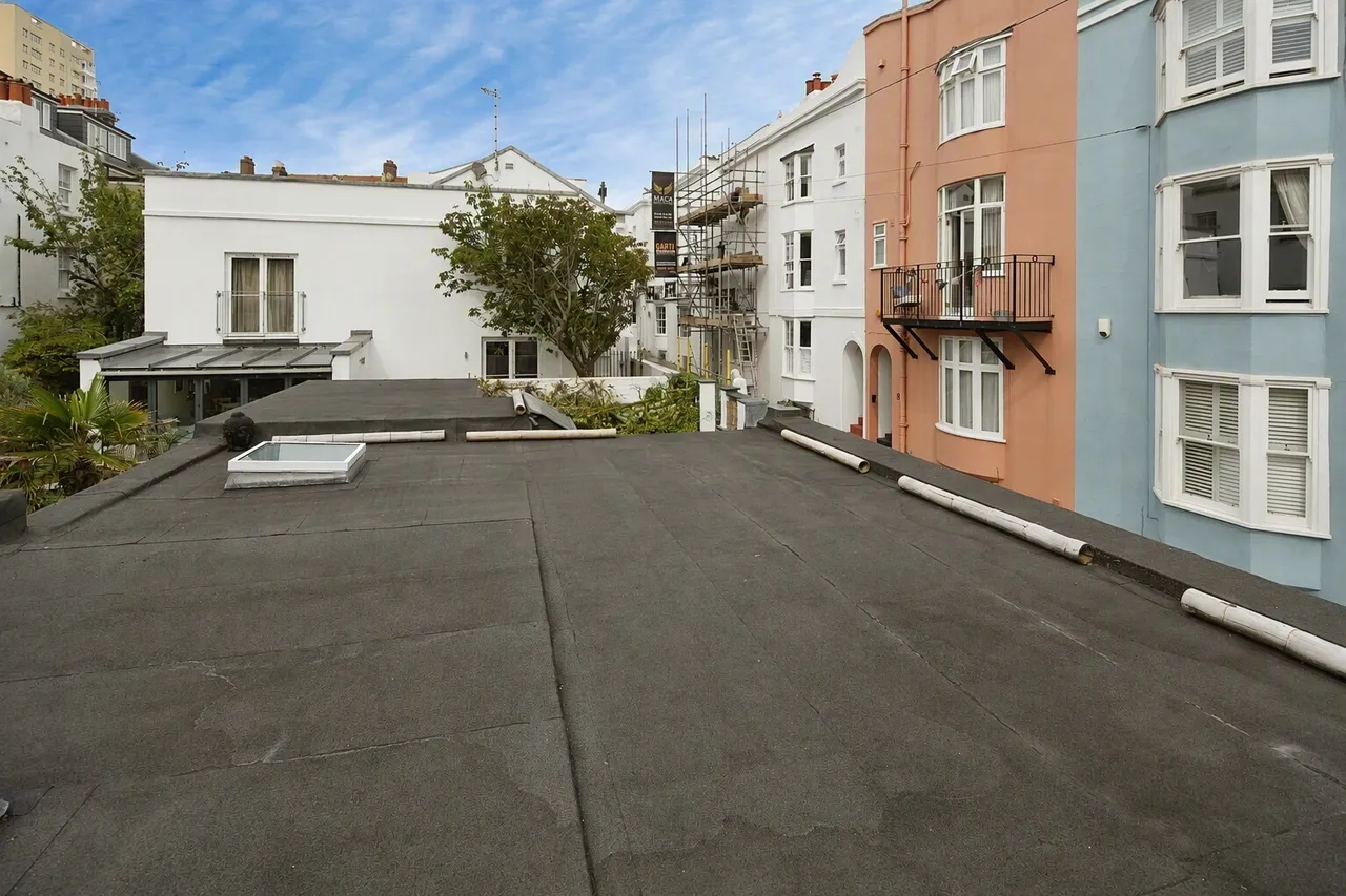 Crescent Place, Brighton, BN2, photo 16