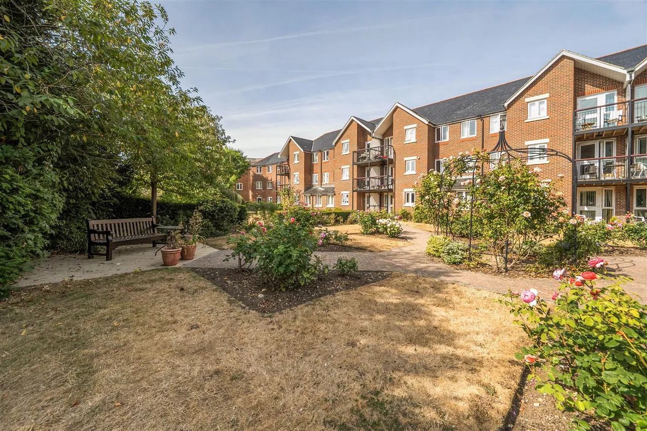 Southdown Road, Shoreham-By-Sea, BN43, photo 16