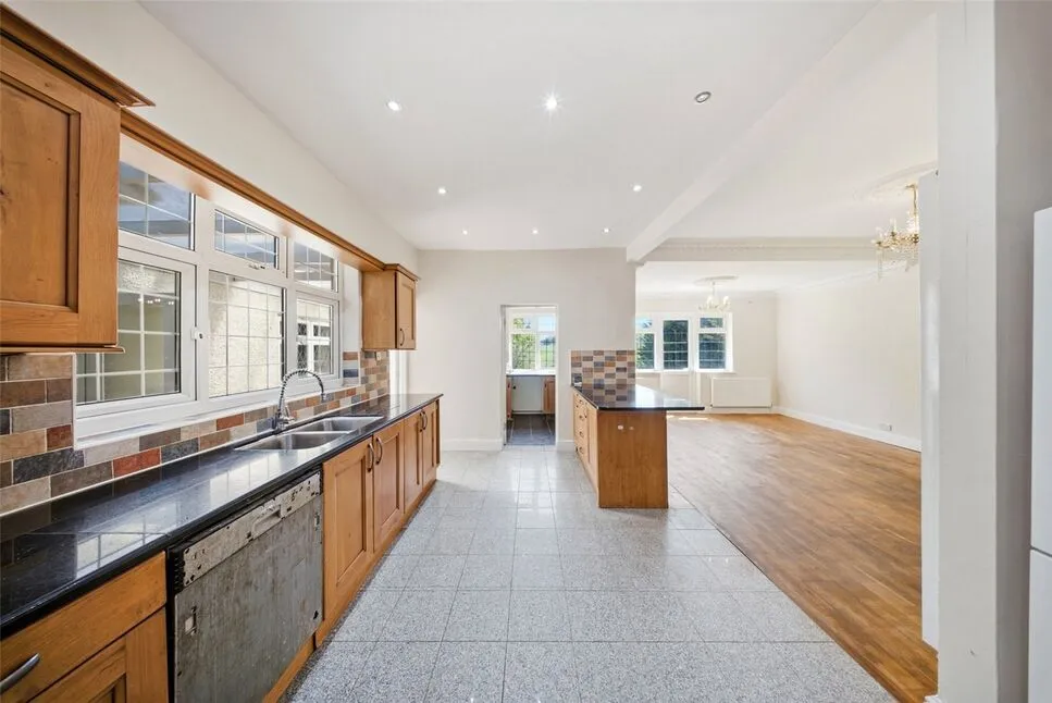 Brighton Road, Lower Kingswood, KT20, photo 27