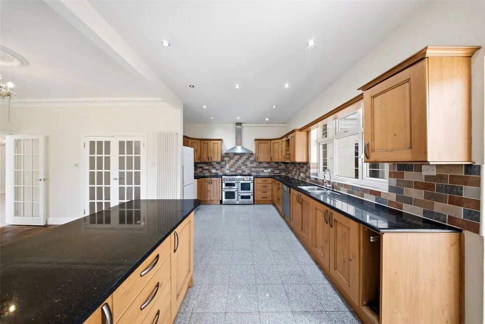 Brighton Road, Lower Kingswood, KT20, photo 11
