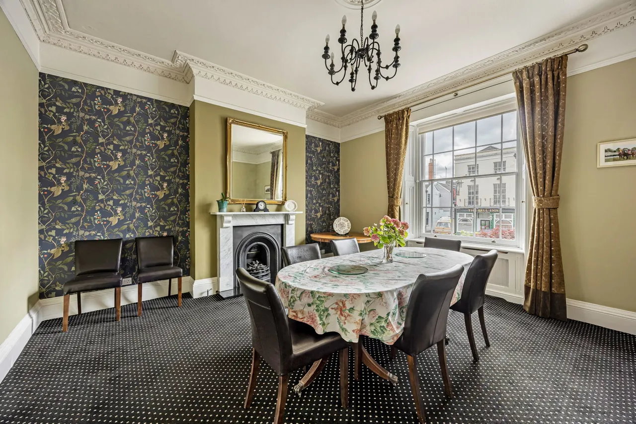 Bath Road, Cheltenham, GL53, photo 3