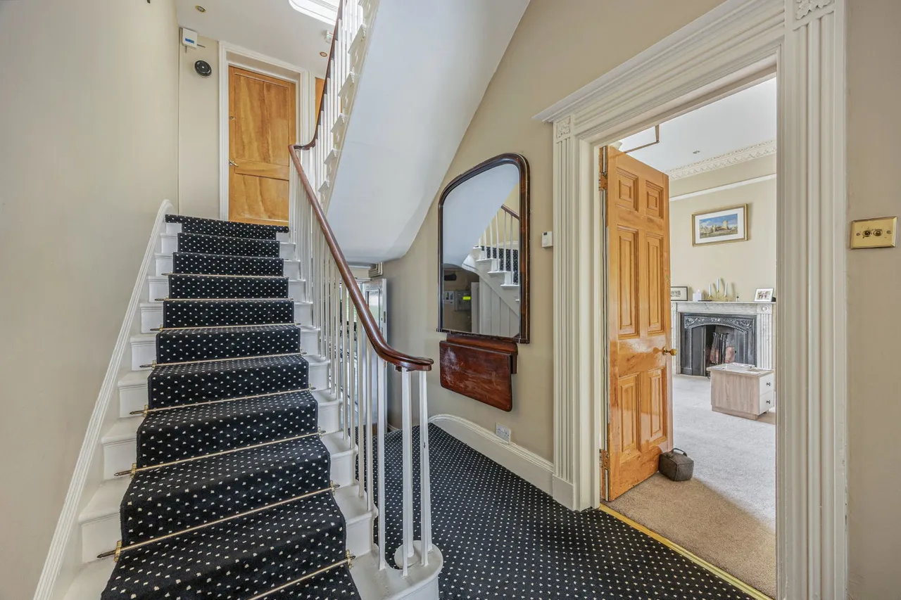 Bath Road, Cheltenham, GL53, photo 6