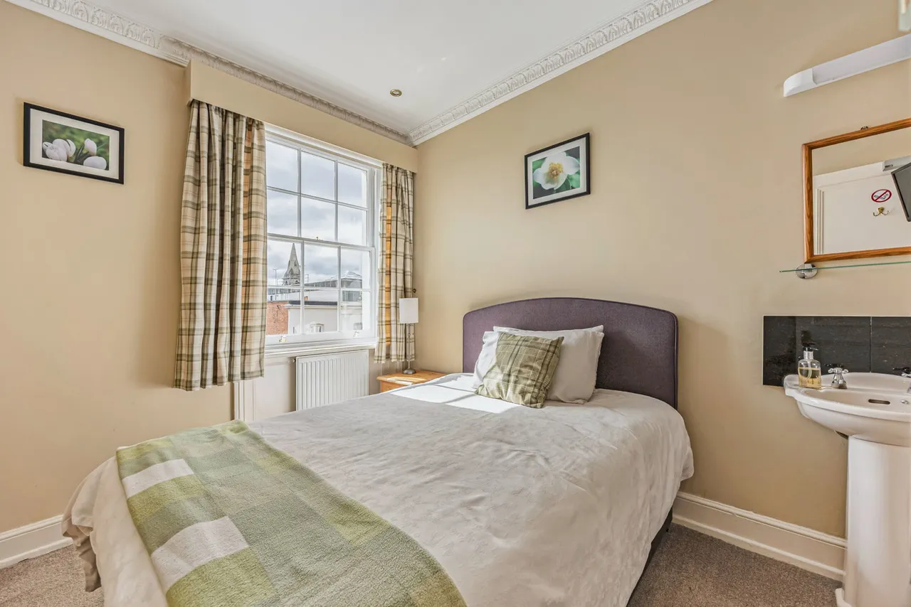 Bath Road, Cheltenham, GL53, photo 15