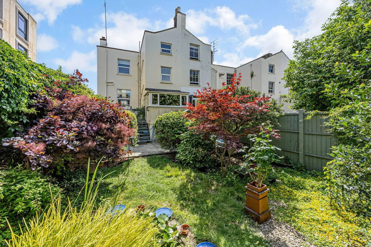 Bath Road, Cheltenham, GL53, photo 17