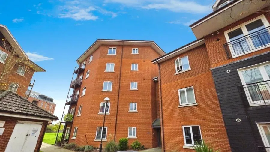 2 bed flat for sale, John Dyde Close, Bishop's Stortford, CM23