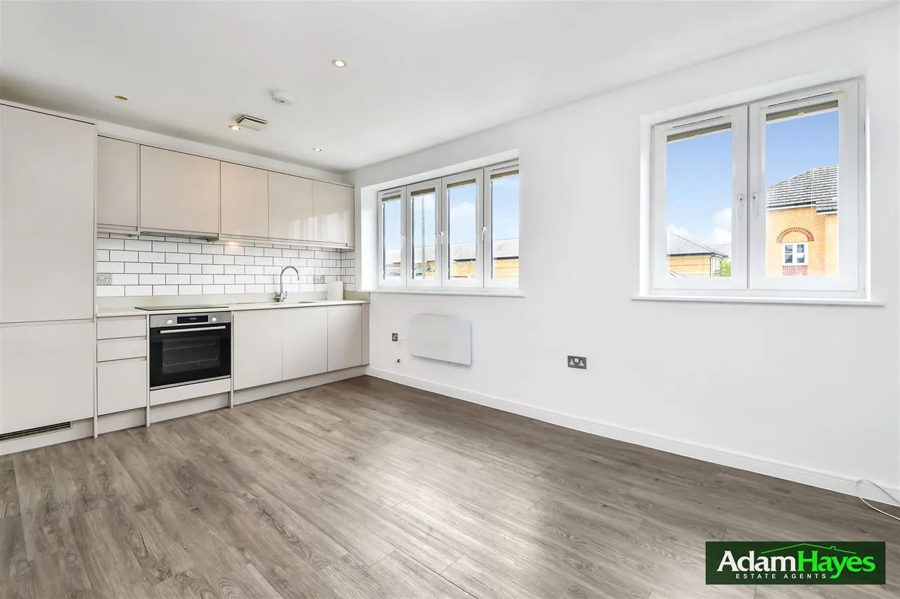 Hutton Grove, North Finchley, N12, photo 2
