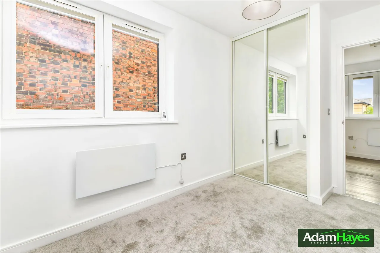 Hutton Grove, North Finchley, N12, photo 3