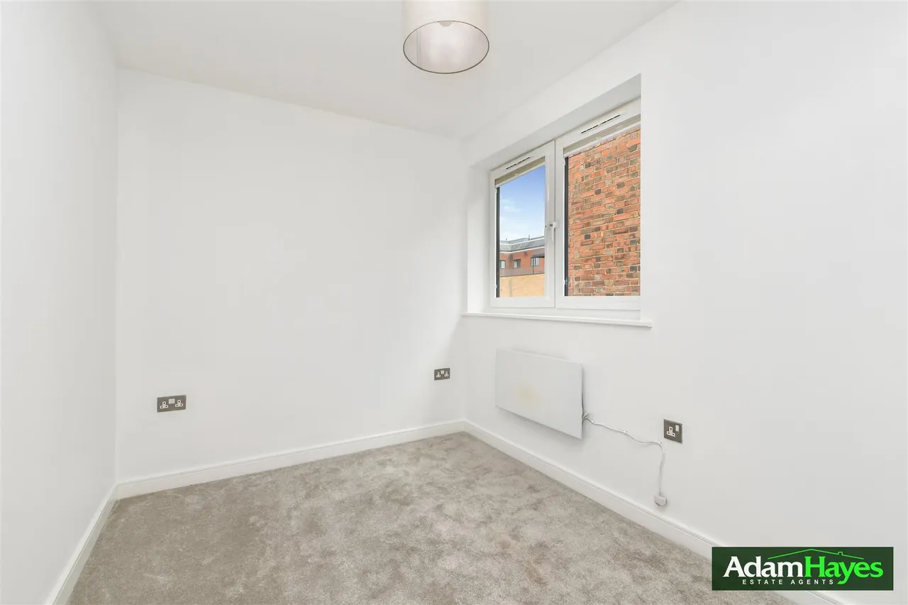 Hutton Grove, North Finchley, N12, photo 6