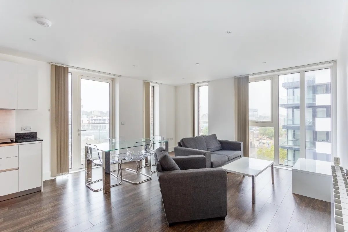 2 bed flat to rent — Compton House, Woolwich Arsenal, SE18