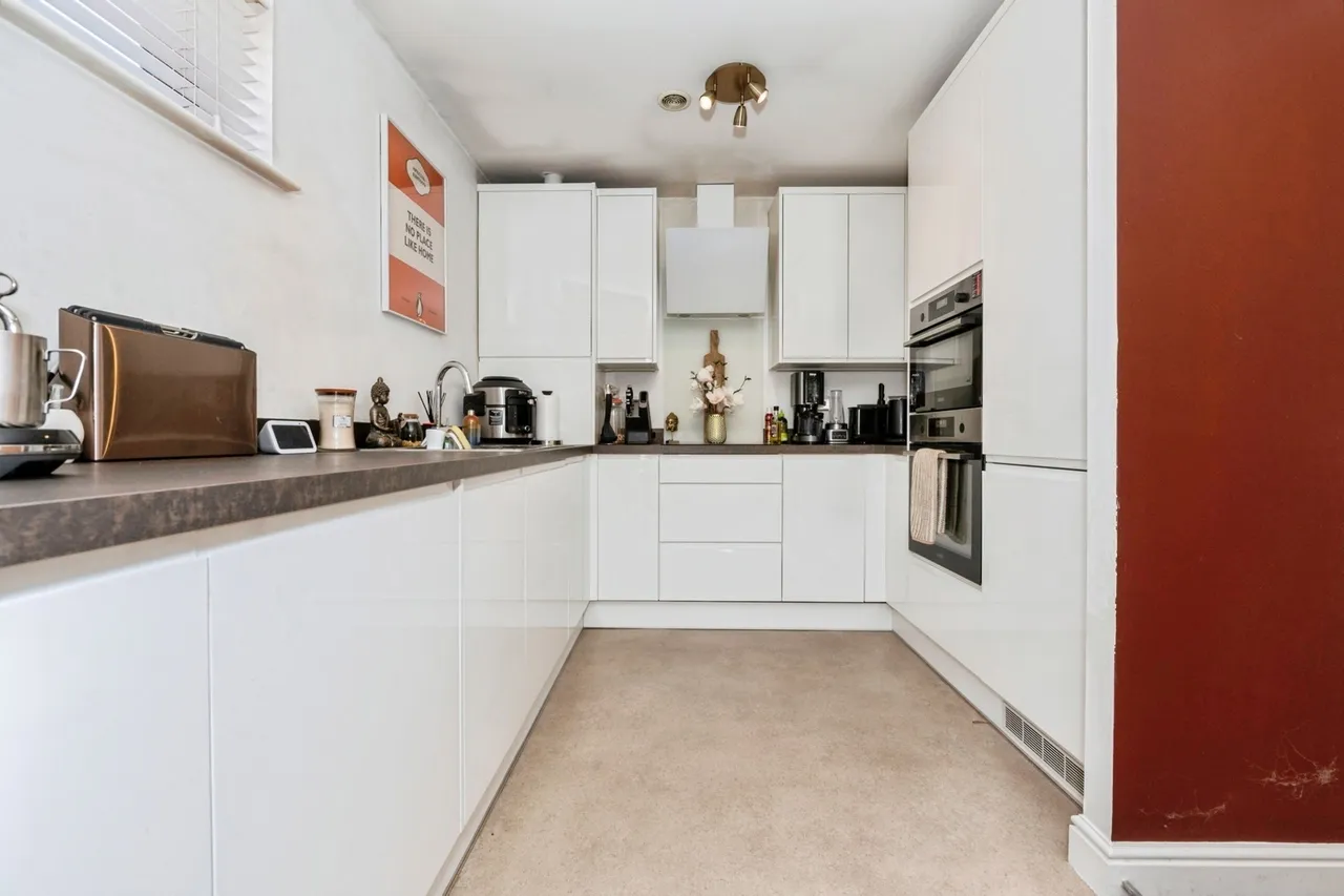 Evelyn Walk, Greenhithe, DA9, photo 11
