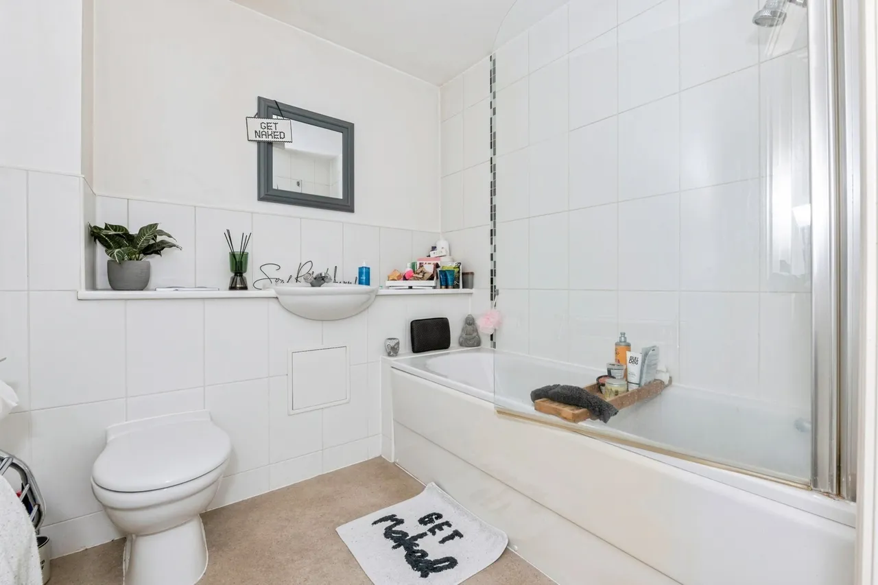 Evelyn Walk, Greenhithe, DA9, photo 10
