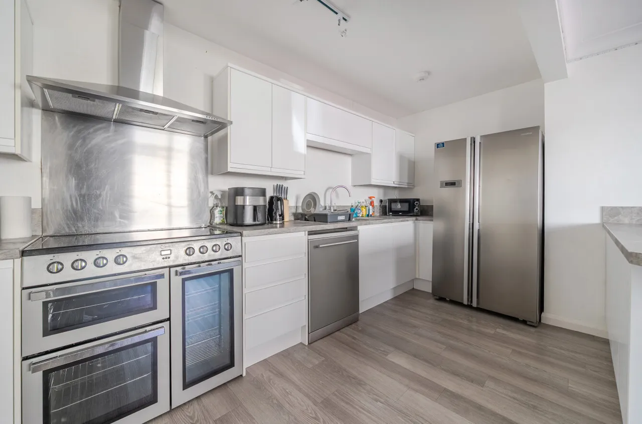 Hereford Close, Guildford, GU2, photo 3