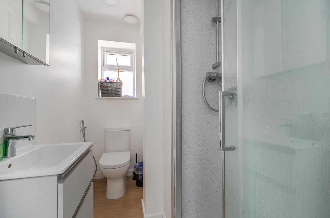 Hereford Close, Guildford, GU2, photo 18