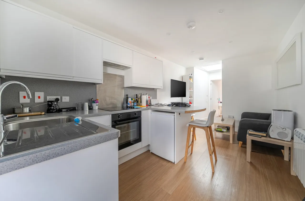 Hereford Close, Guildford, GU2, photo 4