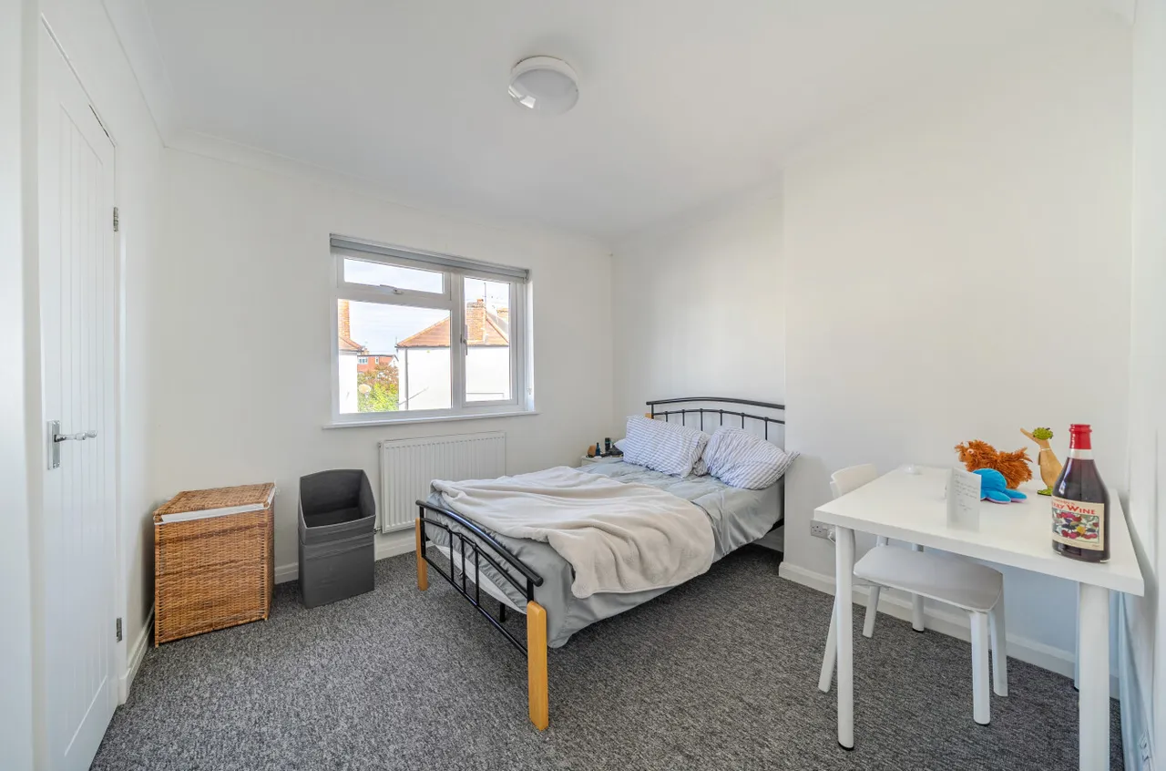 Hereford Close, Guildford, GU2, photo 11