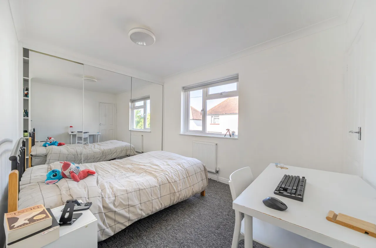 Hereford Close, Guildford, GU2, photo 10